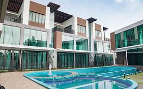 Hermitage Boutique House